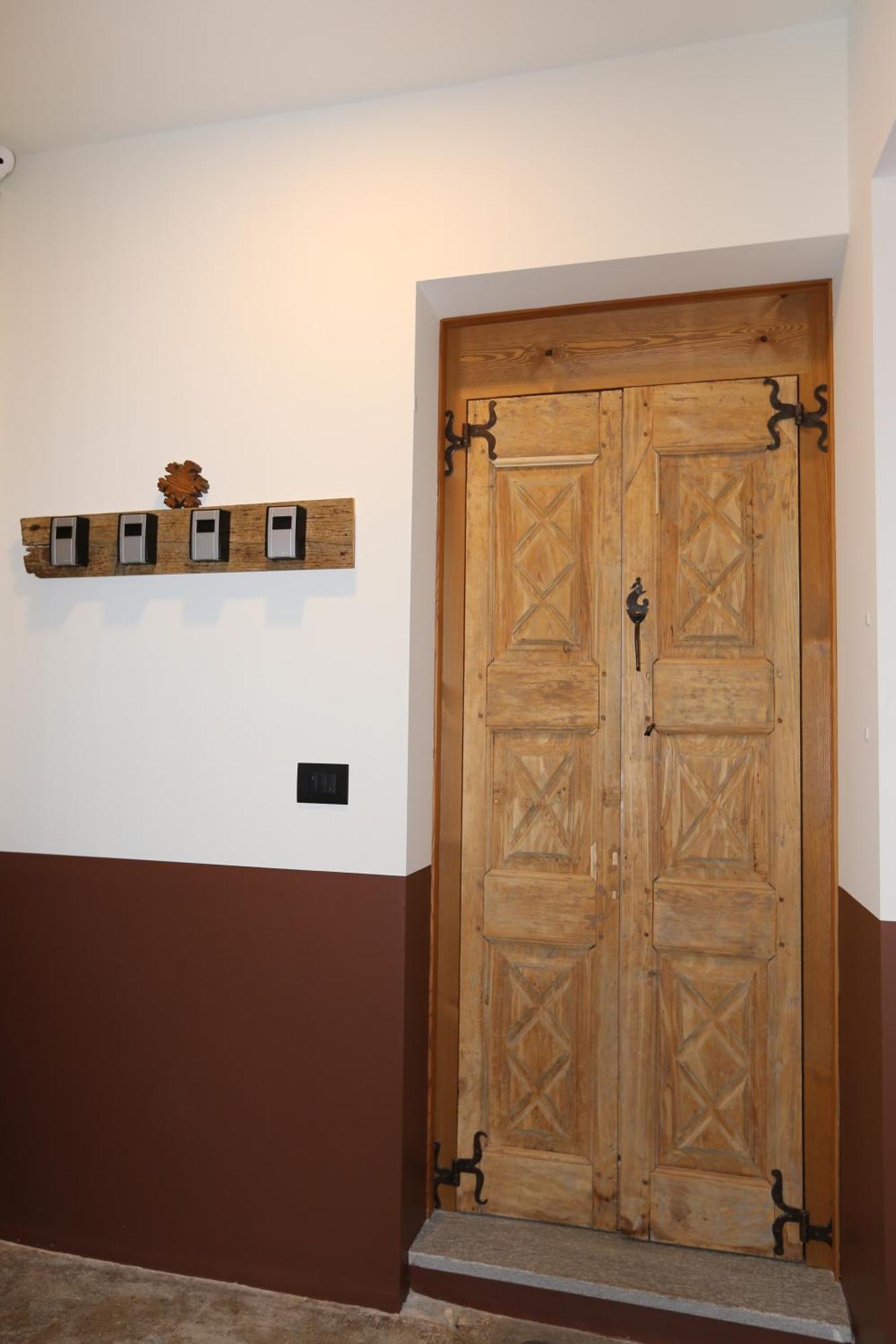 L'Abri En Ville - Parcheggio Privato A 100 Mt Ed Accesso Con Auto Nell'Area Pedonale Aosta Bagian luar foto